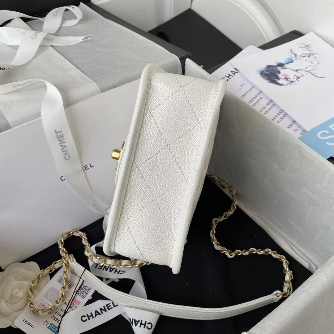 ＣＨＮＥＬ SMALL FLAP BAG WITH TOP HANDLE WHITE