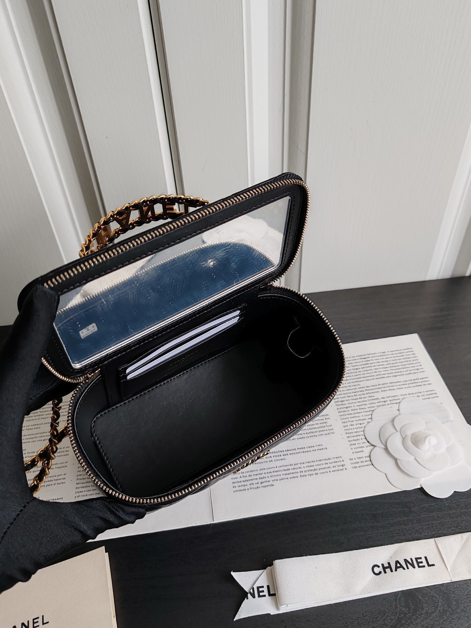 ＣＨＮＥＬTOP HANDLE VANITY CASE