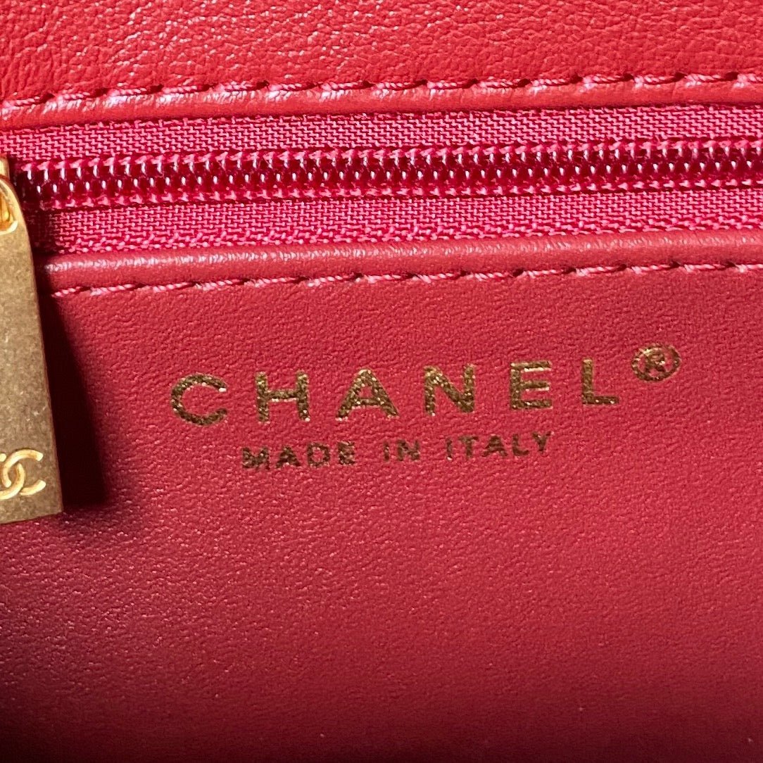 ＣＨＮＥＬSMALL FLAP BAG RED