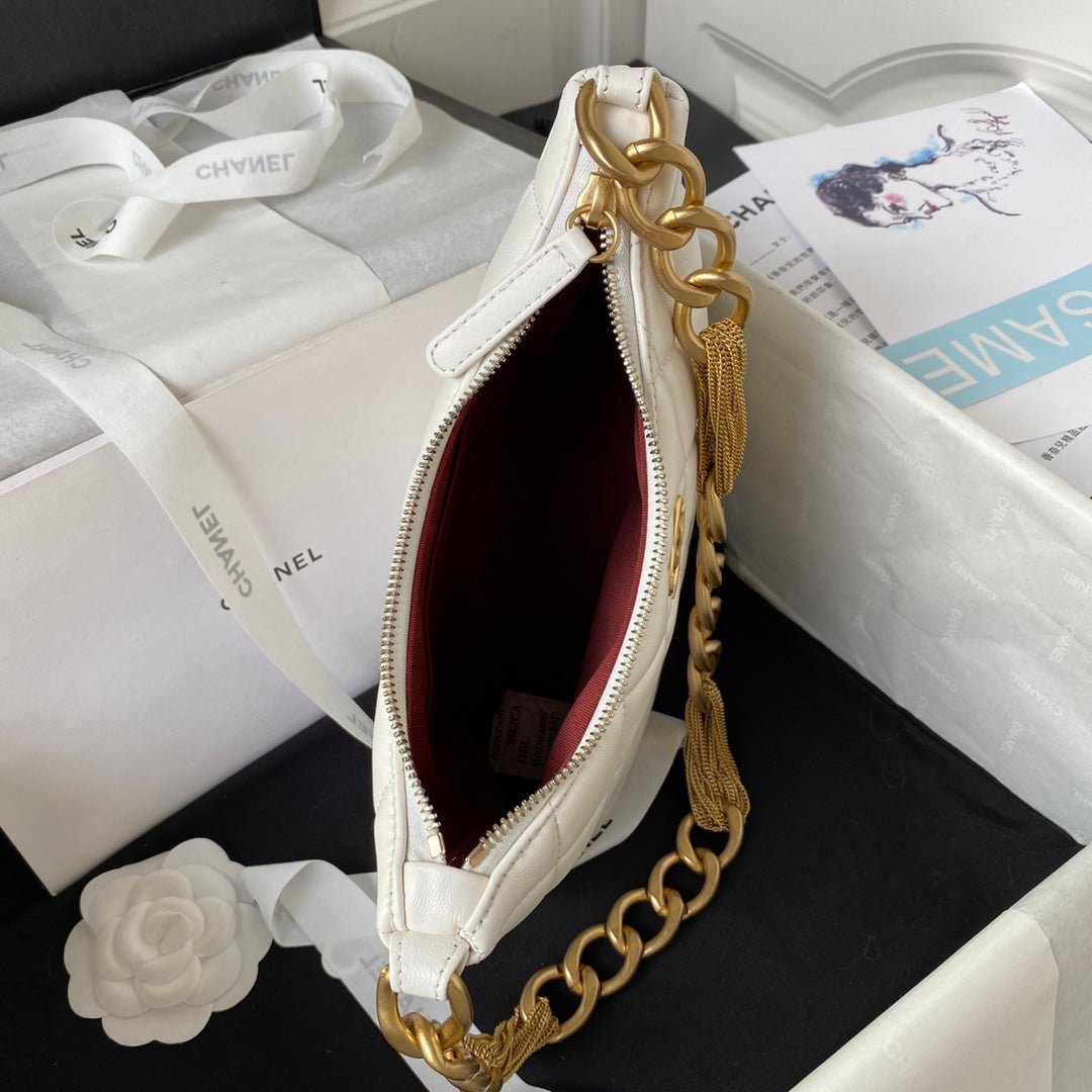 ＣＨＮＥＬHOBO BAG WHITE
