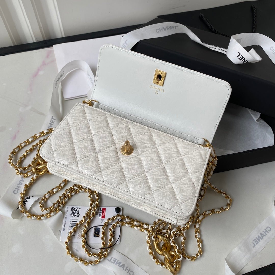 ＣＨＮＥＬFLAP BAG WHITE