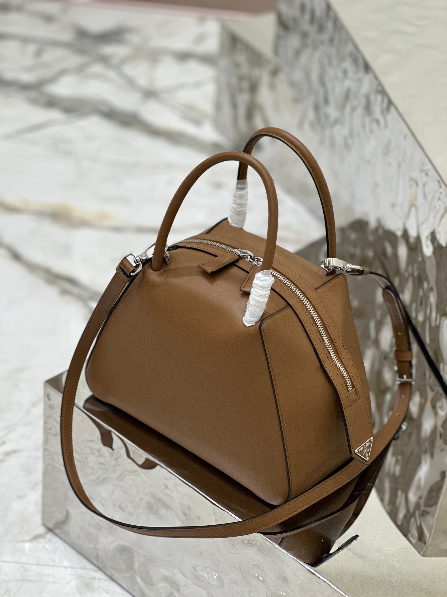 ＰＲＤＡ SUPERNOVA MEDIUM LEATHER TOP HANDLE BAG CARAMEL