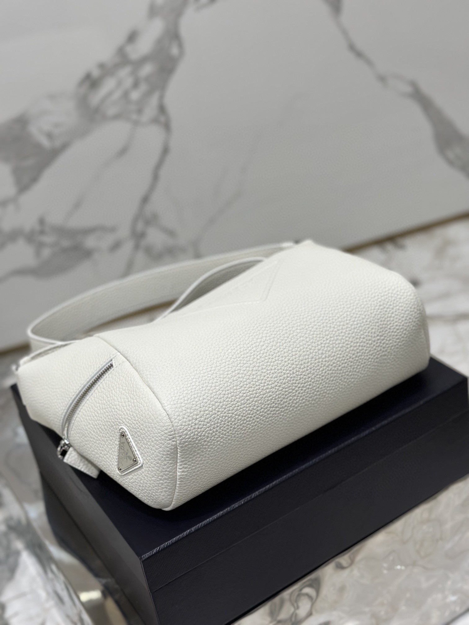 ＰＲＤＡ WHITE LEATHER SHOULDER BAG