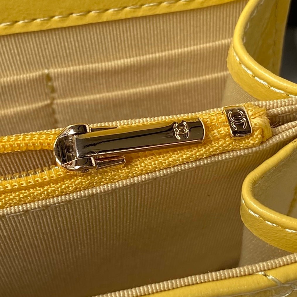 ＣＨＮＥＬCHAIN CLUTCH BAG YELLOW