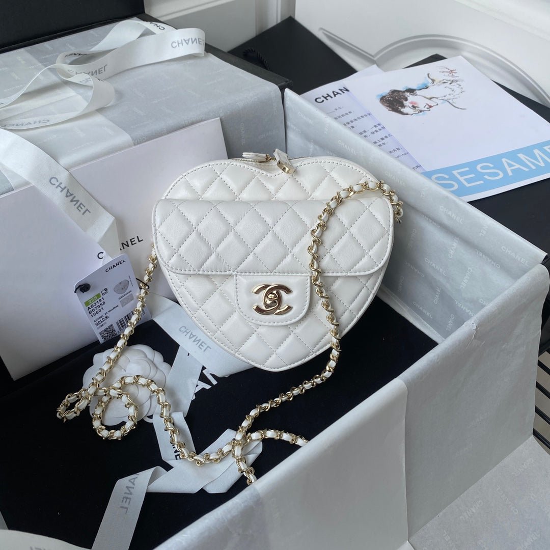 ＣＨＮＥＬHEART BAG WHITE