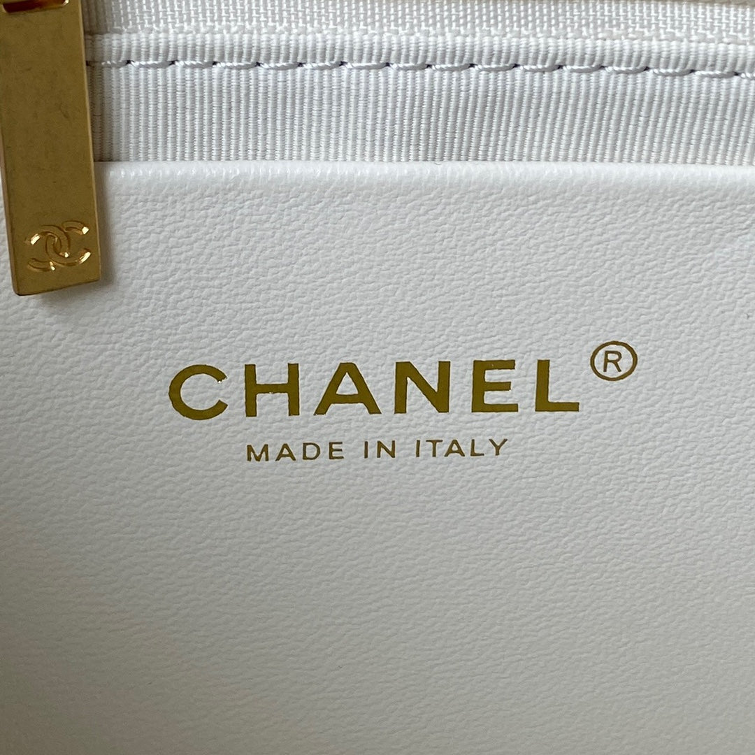 ＣＨＮＥＬ23B HOBO SHOULDER BAG WHITE