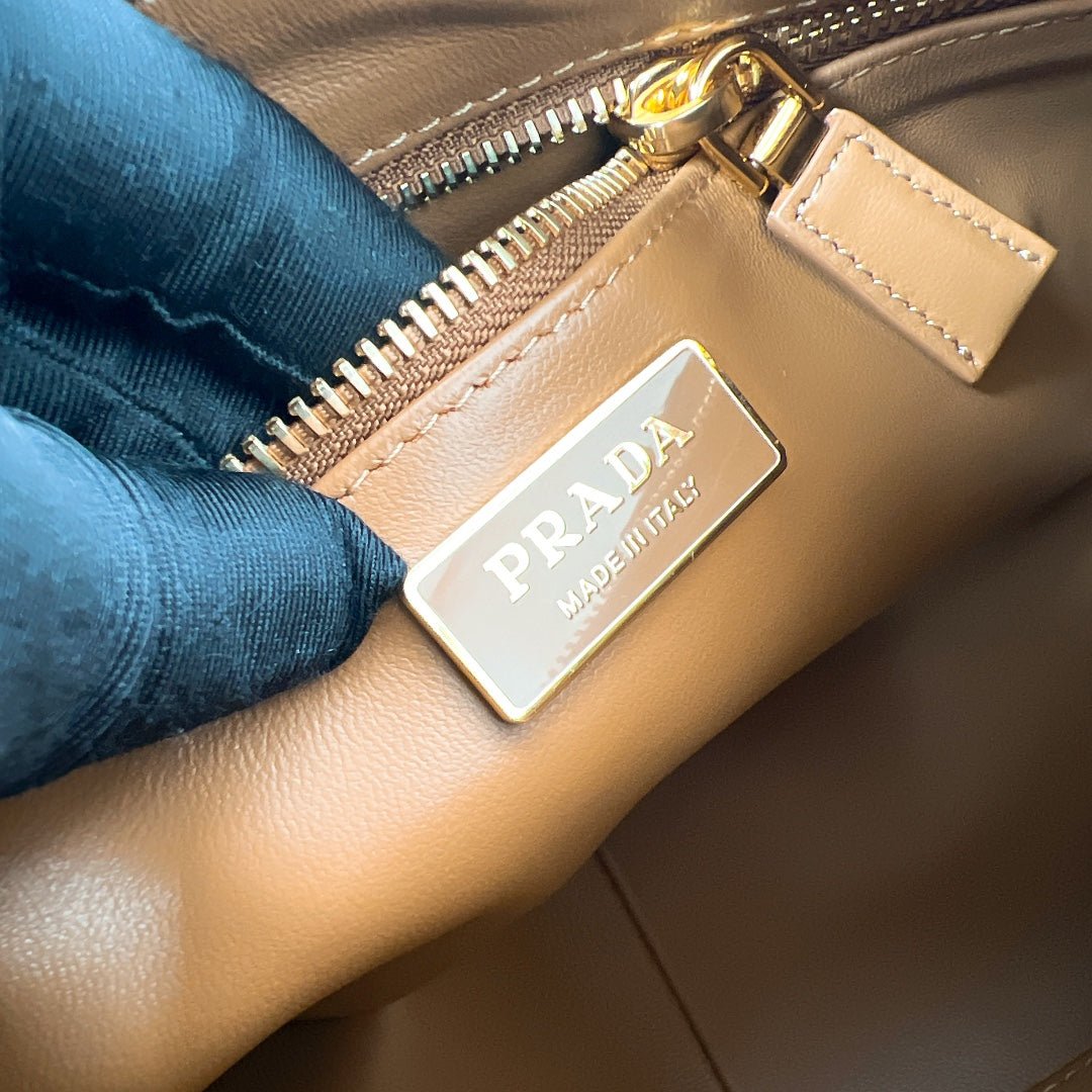 ＰＲＤＡ AIMÉE LARGE LEATHER SHOULDER BAG CARAMEL
