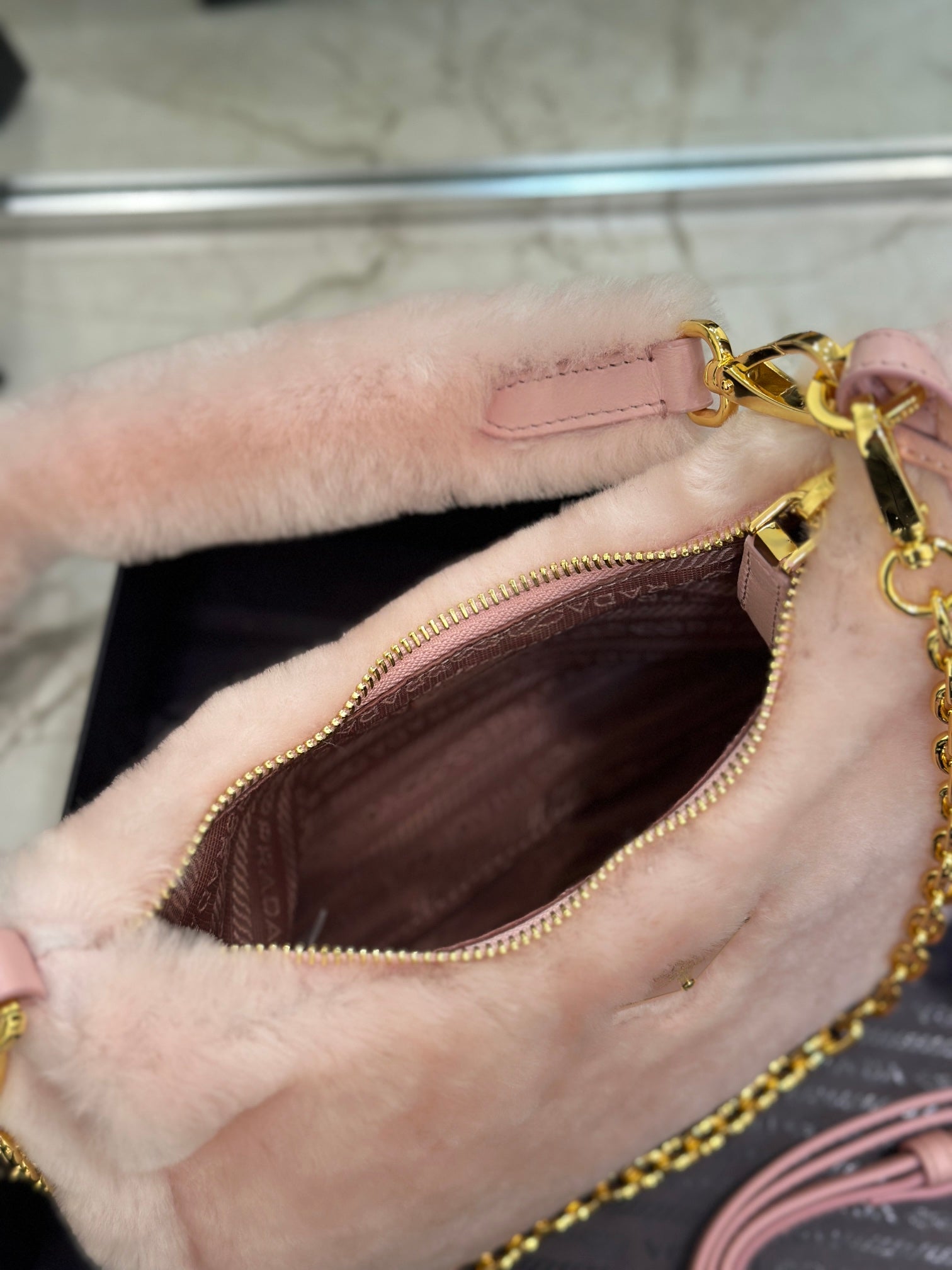 ＰＲＤＡ RE-EDITION SHEARLING MINI-BAG ORCHID PINK