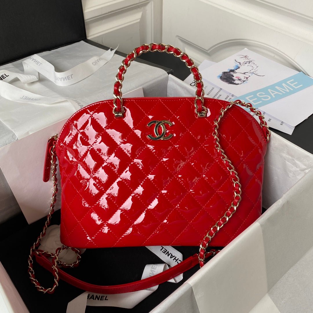 ＣＨＮＥＬPATENT LEATHER CHAIN TOTE BAG RED