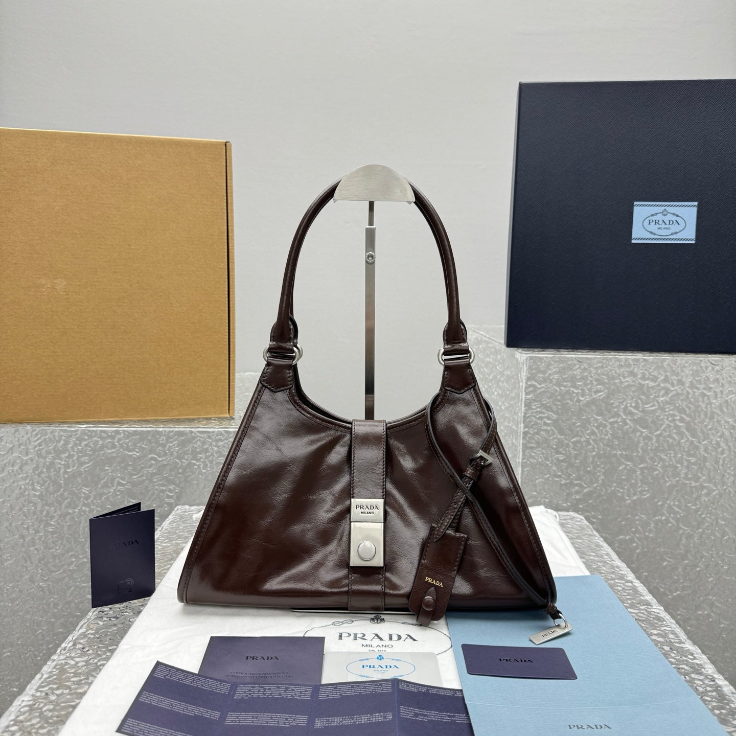 ＰＲＤＡ MEDIUM LEATHER TOTE BAG DARK BROWN