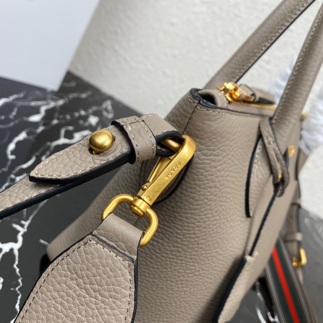 ＰＲＤＡ DAINO LEATHER TOTE BAG BAMBOO GRAY