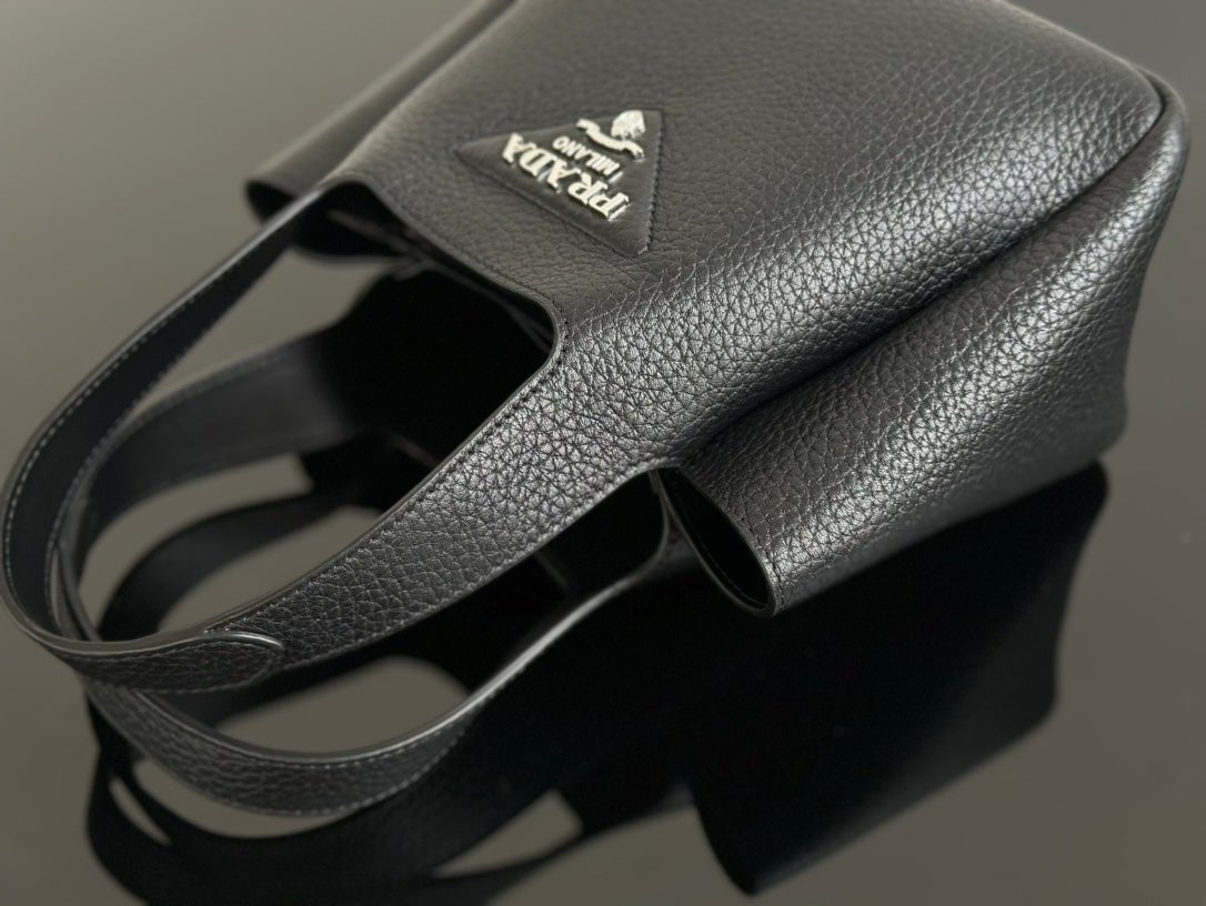 ＰＲＤＡ LEATHER MINI HANDBAG BLACK