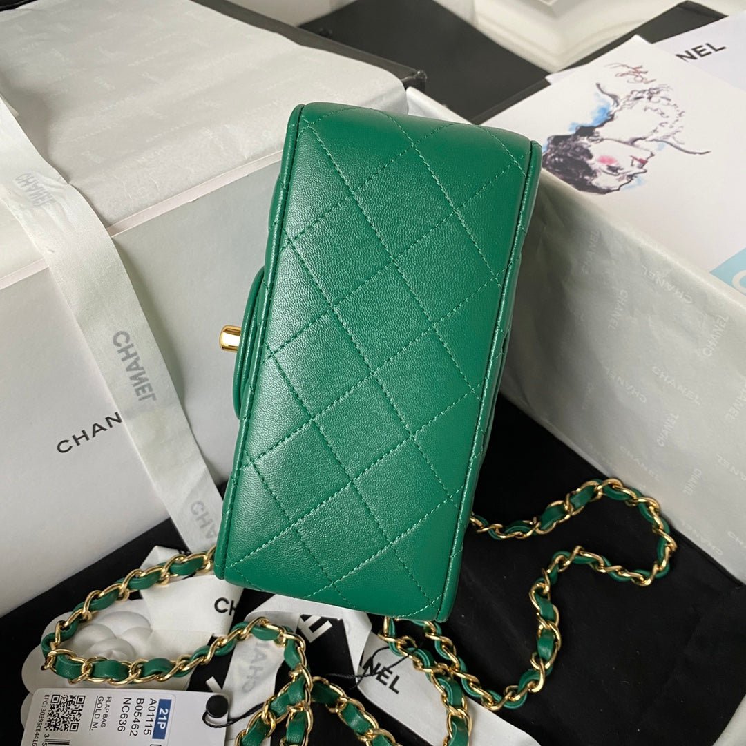 ＣＨＮＥＬCLASSIC FLAP BAG GREEN