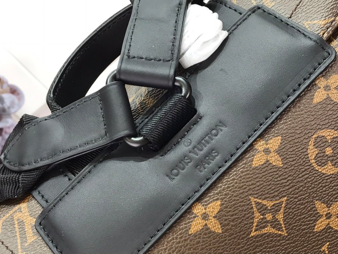 ＬＳ ＶＴＴＯＮ M41079 CHRISTOPHER BACKPACK BROWN