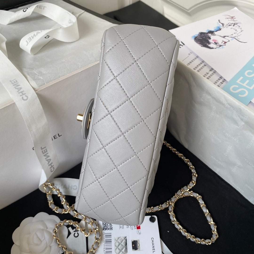 ＣＨＮＥＬFLAP BAG WITH TOP HANDLE GRAY