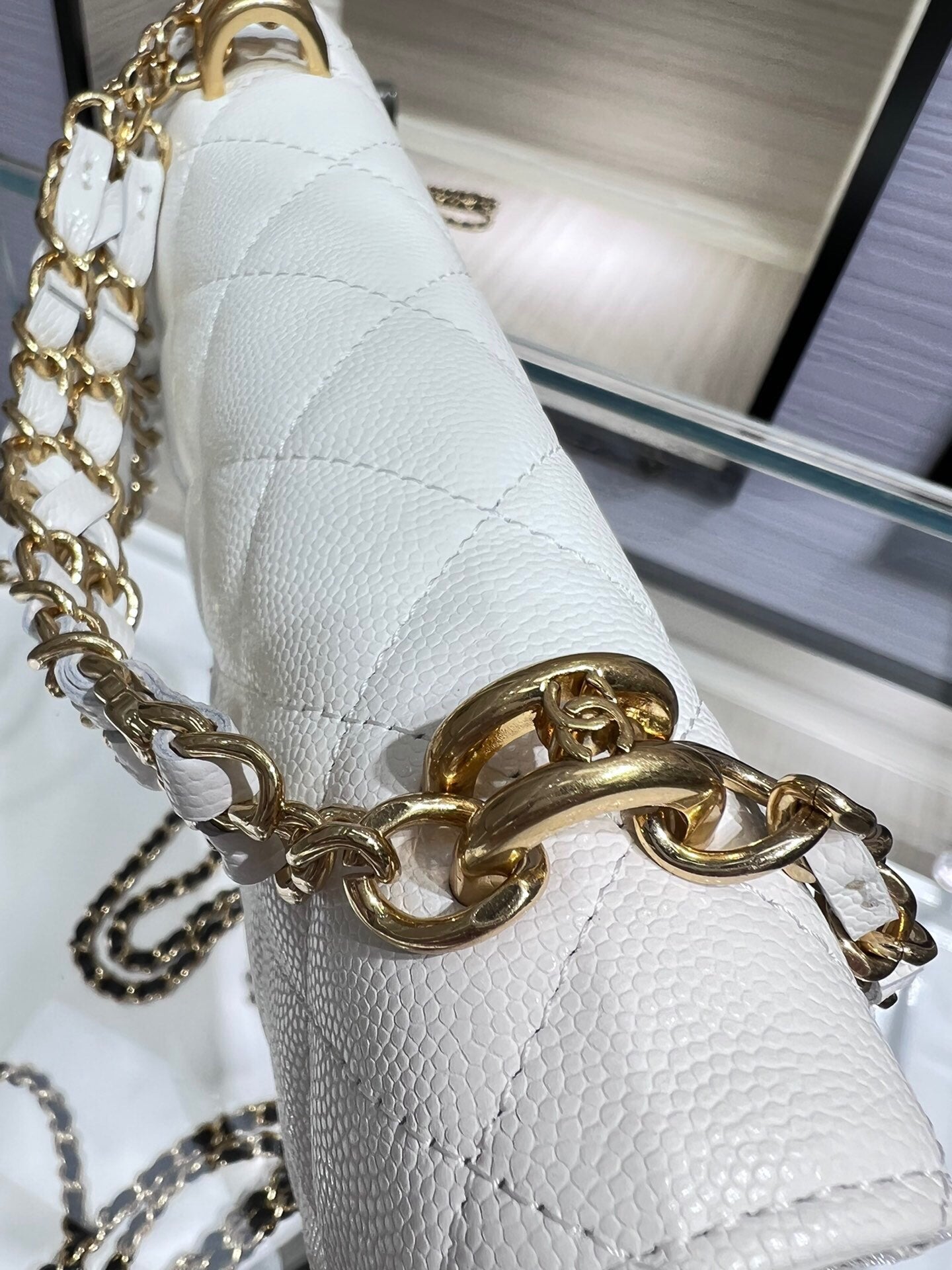 ＣＨＮＥＬ22K DOUBLE CHAIN BAG WHITE