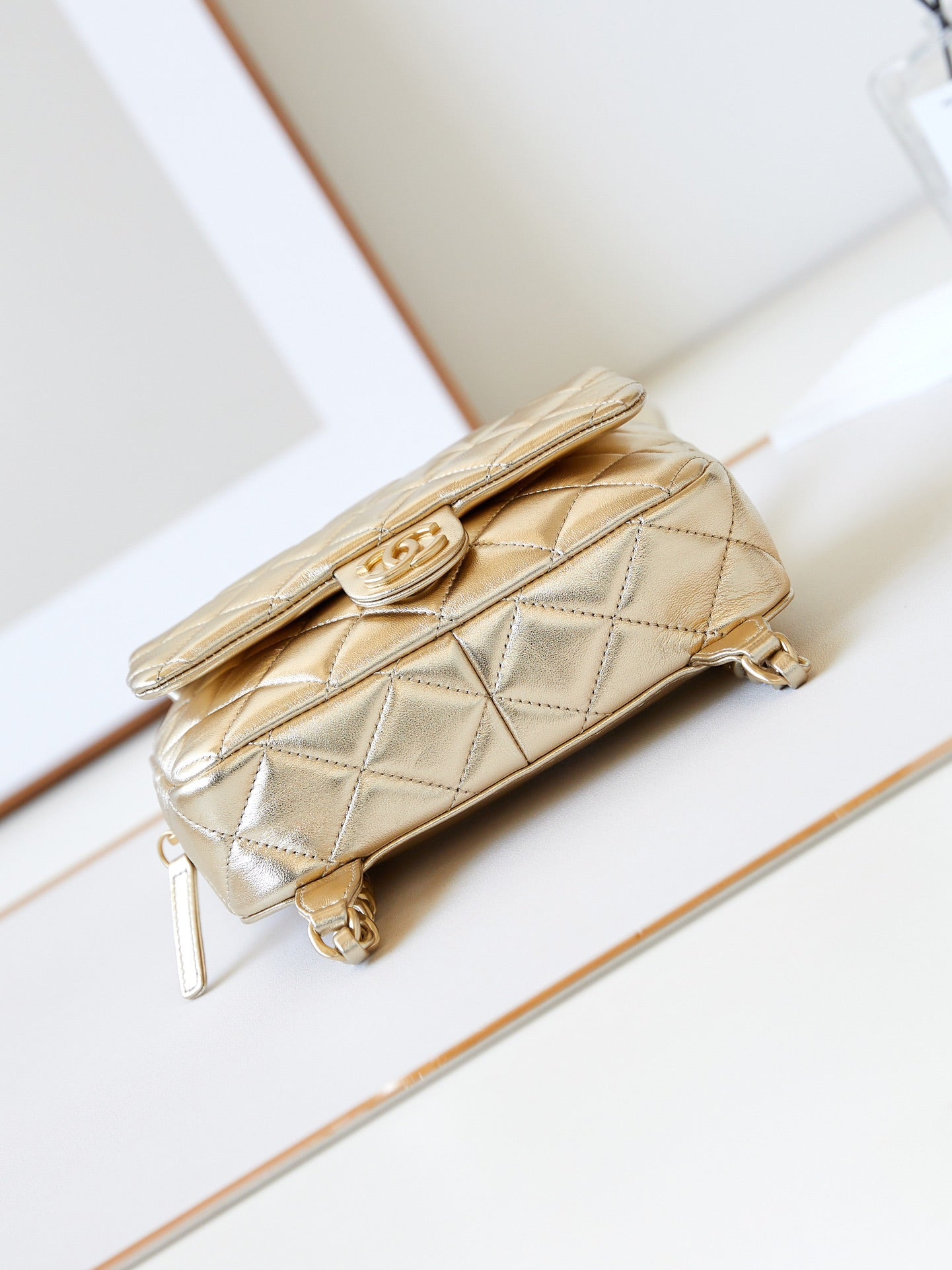 ＣＨＮＥＬSMALL DOUBLE-FLAP SHOULDER BAG GOLD