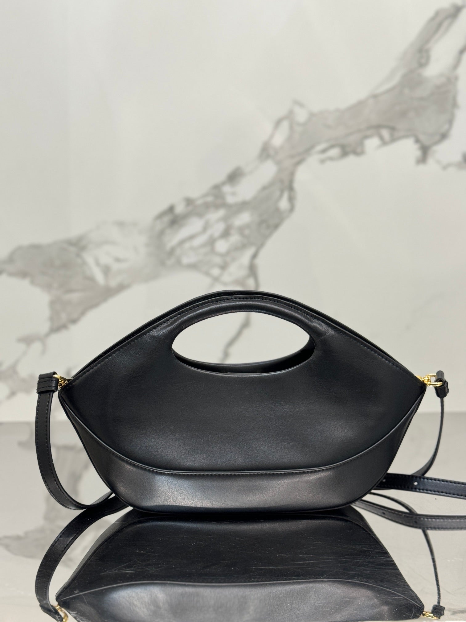 ＰＲＤＡ LEATHER TOTE BAG BLACK