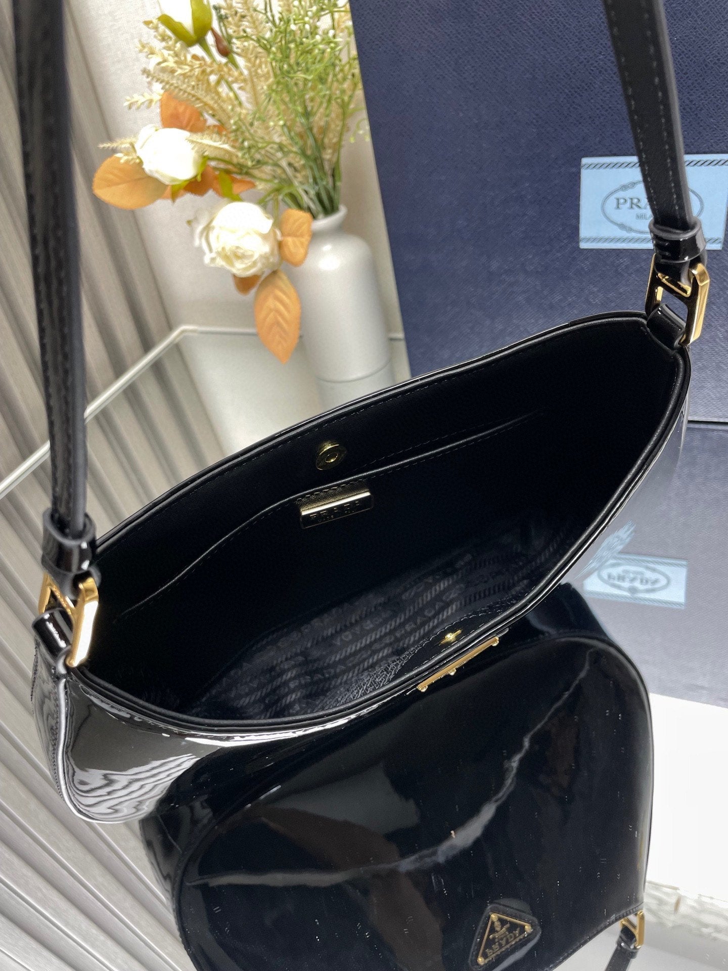 ＰＲＤＡ CLEO PATENT LEATHER BAG BLACK
