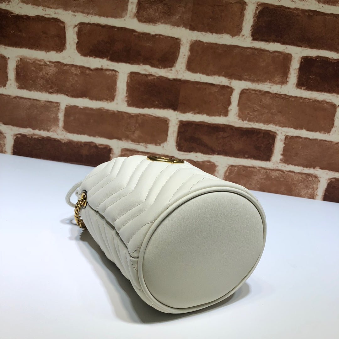 ＧＣＣＩGG MARMONT BUCKET BAG WHITE