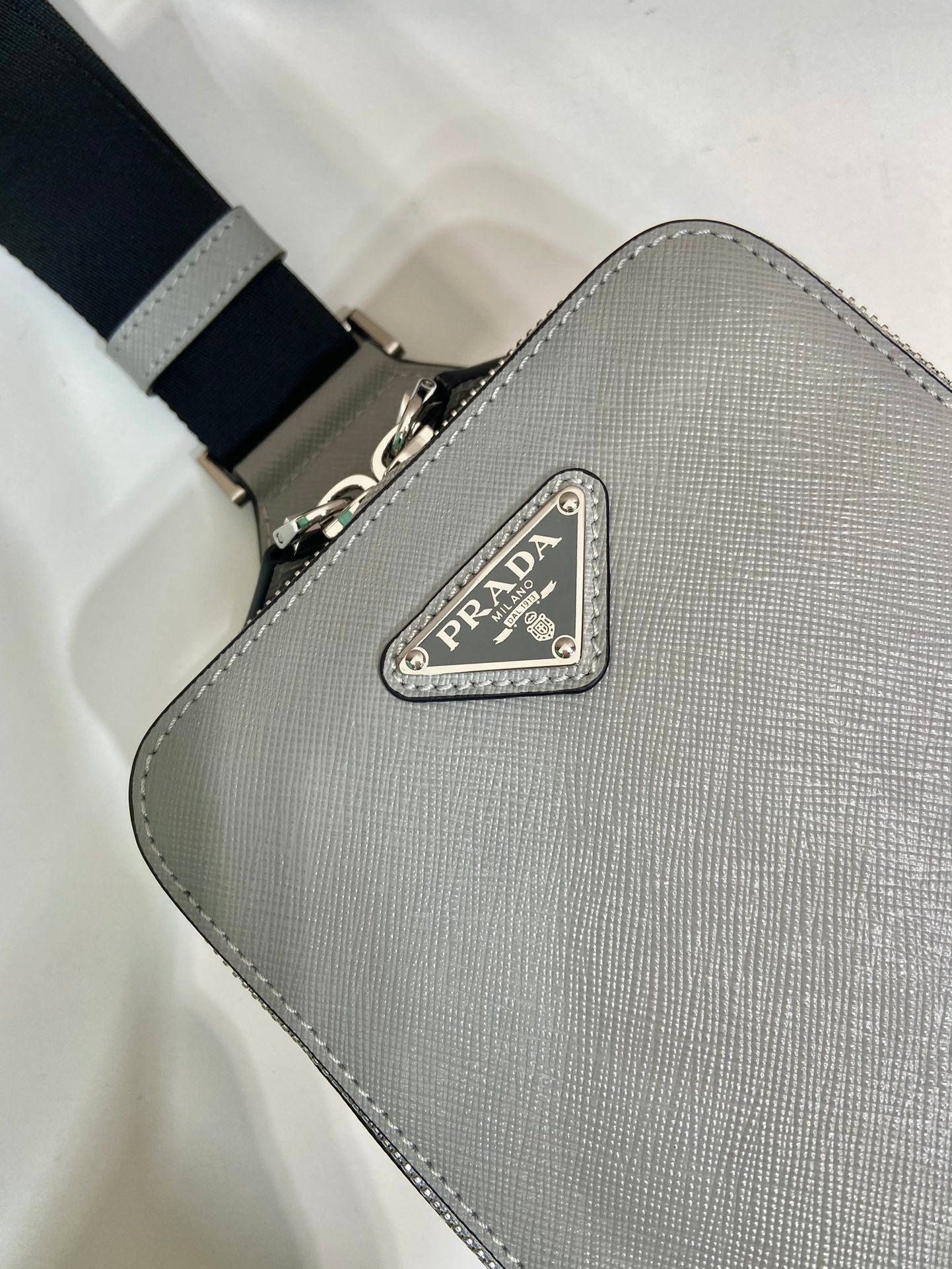 ＰＲＤＡ BRIQUE SAFFIANO LEATHER BAG GRAY