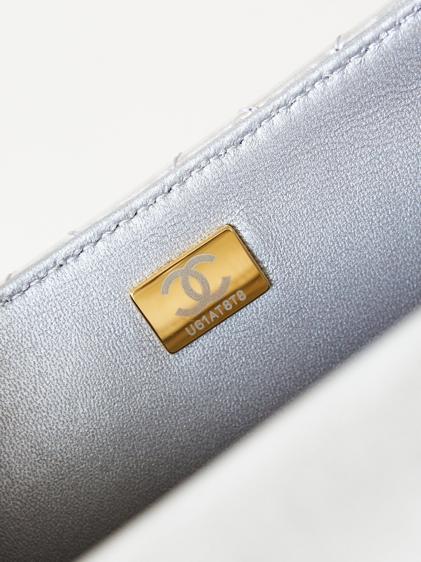 ＣＨＮＥＬCLASSIC FLAP BAG SILVER