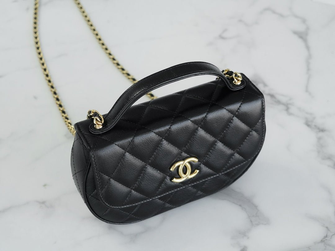 ＣＨＮＥＬFLAP BAG WITH TOP HANDLE