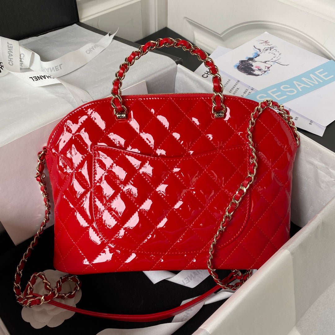 ＣＨＮＥＬPATENT LEATHER CHAIN TOTE BAG RED
